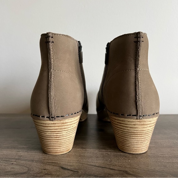 Dansko Maria Waterproof Taupe Leather Ankle Boots NIB – Women’s Size 37 / 6.5-7 - Picture 7 of 11